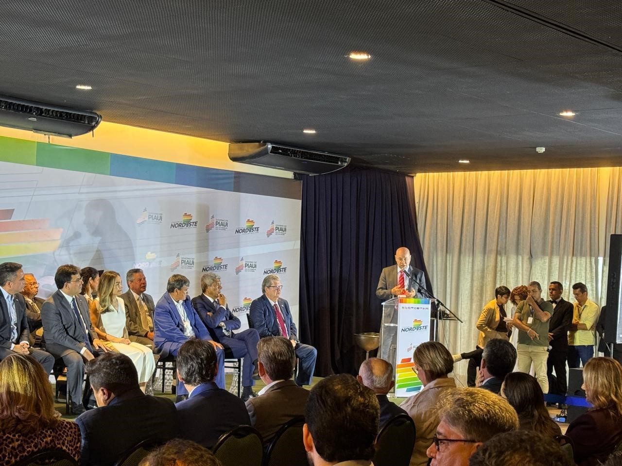 Presidente do BNB, Wanger Alencar, fala que é preciso avançar na formatação dos projetos para que os investimetnos sejam feitos com celeridade (Foto: Alinne Rocha)