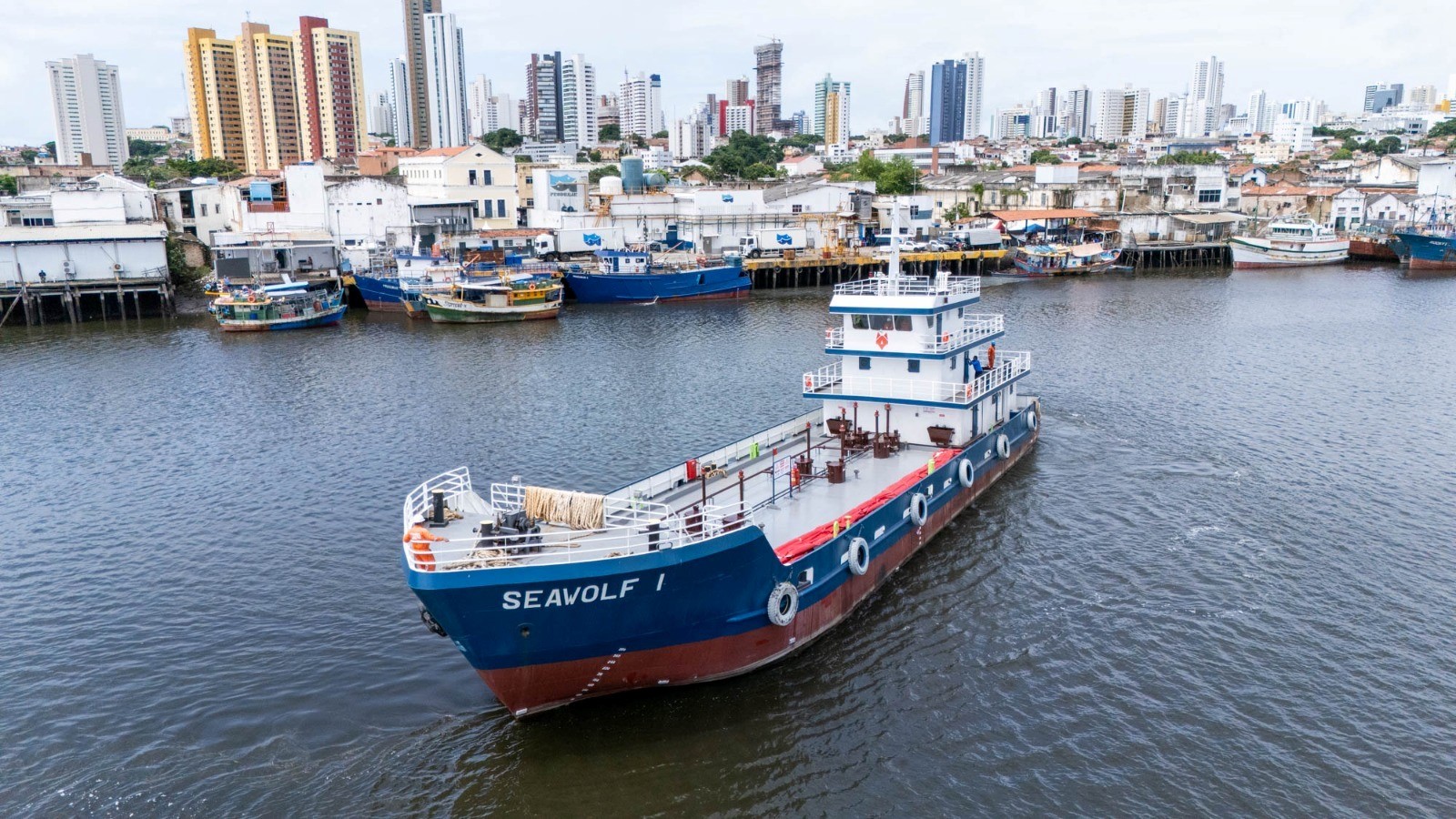 O empréstimo do Banco do Nordeste no valor de R milhão foi contratado há dois anos A operação de crédito está sendo executada de forma a acompanhar todo o processo de encomenda construção e a entrega da embarcação de casco duplo FOTOS Divulgação Alfamares